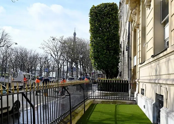 Elegant Studio Avenue Montaigne
